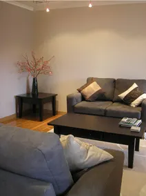 2 brm self contained modern villa - Image 3