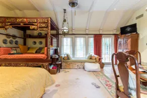 Peaceful Creekside Guesthouse & Zen Garden Retreat - Image 2