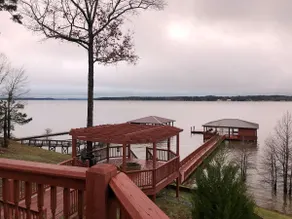Toledo Bend LA - South Beach Drive w/ Boat Lift - Image 3