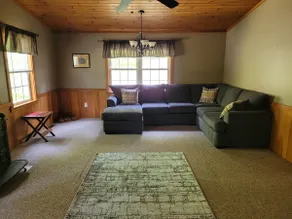 Peaceful Creek Side Getaway - Image 2