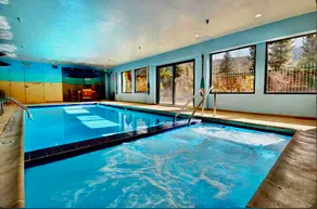 Studio + hot tub/pool- Next to lifts/brewery/food - Image 5