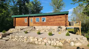 Lakeside Log Cabin - Near Pool, Golf, Ski - Image 2