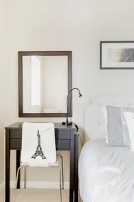 Explore Woodinville Wine Country at a Light-Filled Haven - Image 3