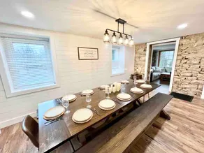 Blue Mtn Farmhouse w Hot Tub, Arcade & EV charger - Image 5