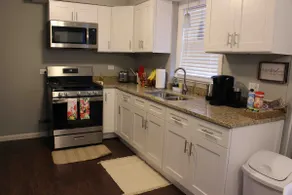 Superhost Spacious 3BR w/Parking | Family Friendly - Image 2