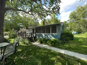Home in Oskaloosa The Cabin - Image 3