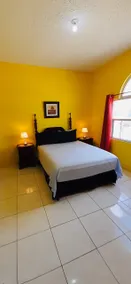 Near Ocho Rios/AC/Balcony/Hot Water/Quiet/2 Bed/8A - Image 5