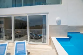 Brand New Sea-Front Villa Apt with Private pool - Image 2