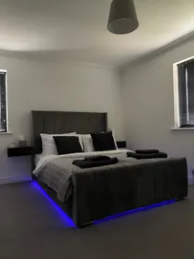 Modern 2 Bedroom House, Edinburgh. - Image 4