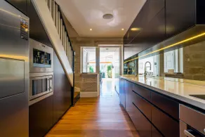 Luxury Colonial Terrace House in the Rocks - Image 4