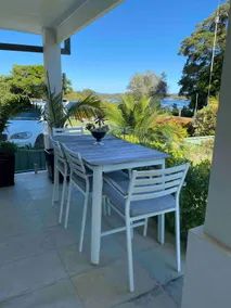 Modern 4 bed house lake front excellent reviews! - Image 4
