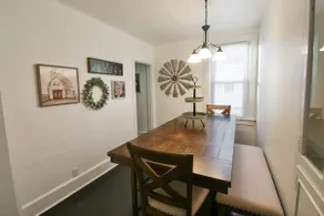Farmhouse Style Home close to Downtown Green Bay - Image 4