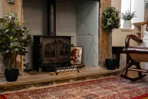The Little Hideaway - Historic Gem off Haworth Main Street -Log Fire - Image 5