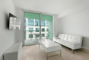 Centric Modern, Brickell / Miami + FREE Parking - Image 3
