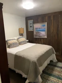 Downtown Unique Rustic Chic Getaway, Sleep up to 4 - Image 4