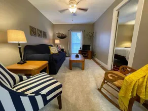 Cozy 2BR Pet Friendly 2nd FL - Long Stay Discounts - Image 4