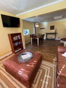 Moosewood Cottage- Hot Tub, Downtown, Dog Friendly - Image 3