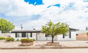 *POOL, game room, I-10/Airway, sleeps 10, Pets* - Image 4