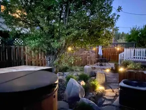 Elegant Central Cottage By Meadow w Fenced Yard - Image 2