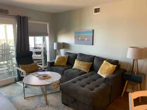 An Adorable Oceanfront Getaway - Image 3