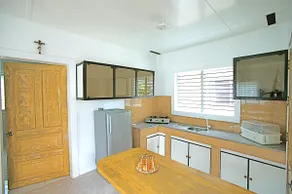 Margandy's Hauz 5 - Alona-Panglao Garden Bungalow - Image 3