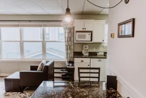 Bay Breeze Apartment across from Waterfront - Image 2