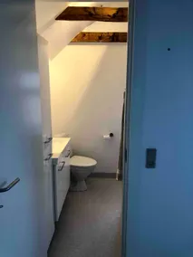 Beautiful bright apartment with private entrance/free parking. - Image 5
