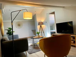 Cozy and quiet, air conditioning, 3 min to A41 - Image 4