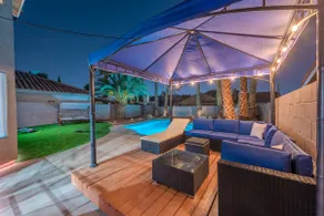 Modern & Cozy | 13min to Strip, ♛Royal Beds, Pool - Image 5
