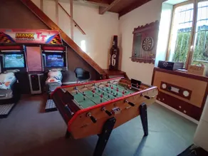 Hot tub, arcade, with breakfast and evening meal included - Image 3