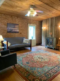 Cozy Cottage off Main Street in Grafton - Image 4