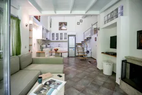 house in the garden - Image 3