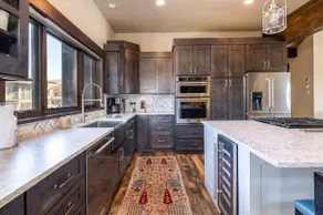 Spectacular Luxury Home 5 Star Reviews - Image 4