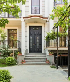 Villa Garden - Image 4