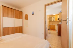 Apartment Rikardo in historical core of village - Image 2