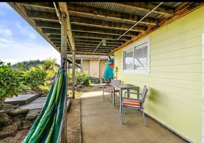 Tropical Beach Bungalow Romantic Couples Getaway - Image 5