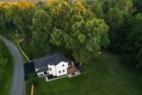  Private Trail To Wine! 5-bedroom Farmhouse In Heart Of Virginia Horse Country - Image 2
