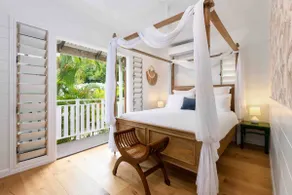 Pandanus Place - with Bicycles - Image 3