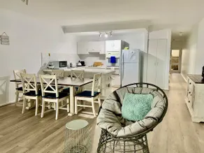 Rem’s Beach Retreat - Image 3