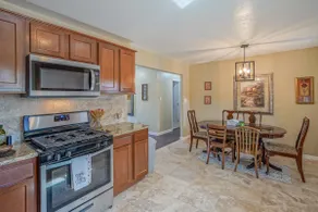 4bd,2ba Home w/ large yard for dogs & cornhole - Image 4