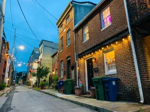Perfect Location by Fed Hill Park 2Bdr/2.5Ba - Image 2