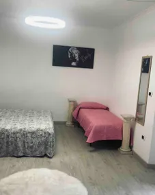 Two-room apartment with terrace - Image 2