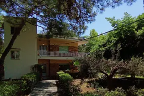 Sea-esta Coastal Retreat - Image 2