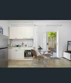 Adorable- large 1 bedroom guest house - Image 3