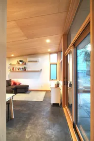 Peaceful Tree-Lined Cottage Retreat in the City - Image 4