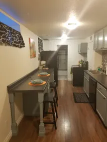 Victorian Blue, remodeled private apartment - Image 3
