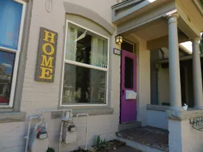 Baker Rowhome! Private Parking and Super Walkable. - Image 2