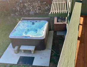 Mid-century spacious home w/ hot tub & pool table - Image 5