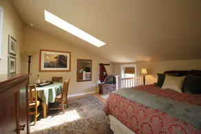 Lily's Loft - Image 1