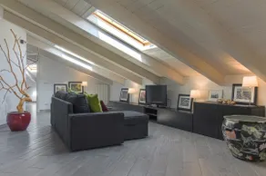 Penthouse with a view - Image 3